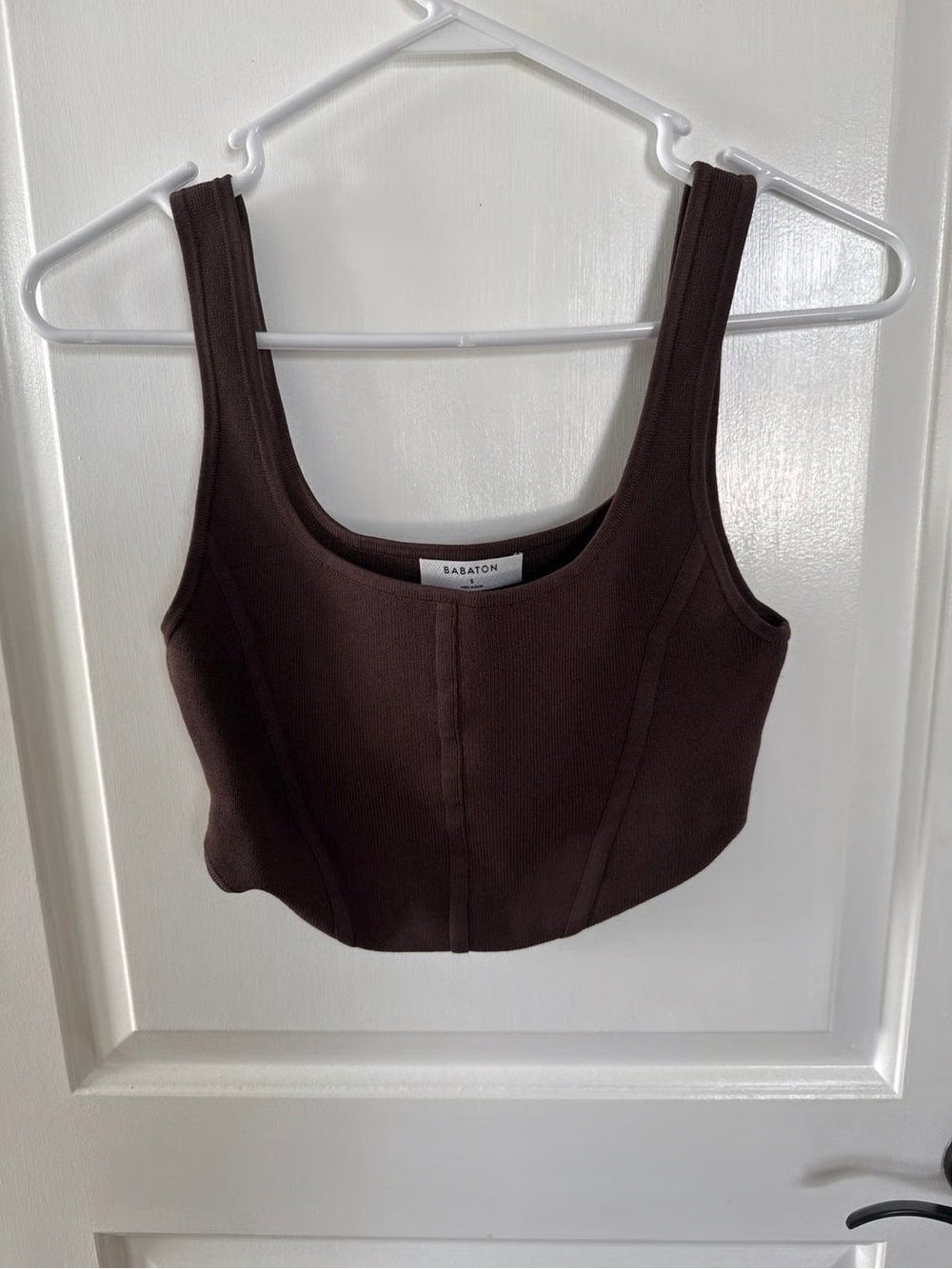 Babaton Chocolate Brown Ribbed Scoop Crop Tank